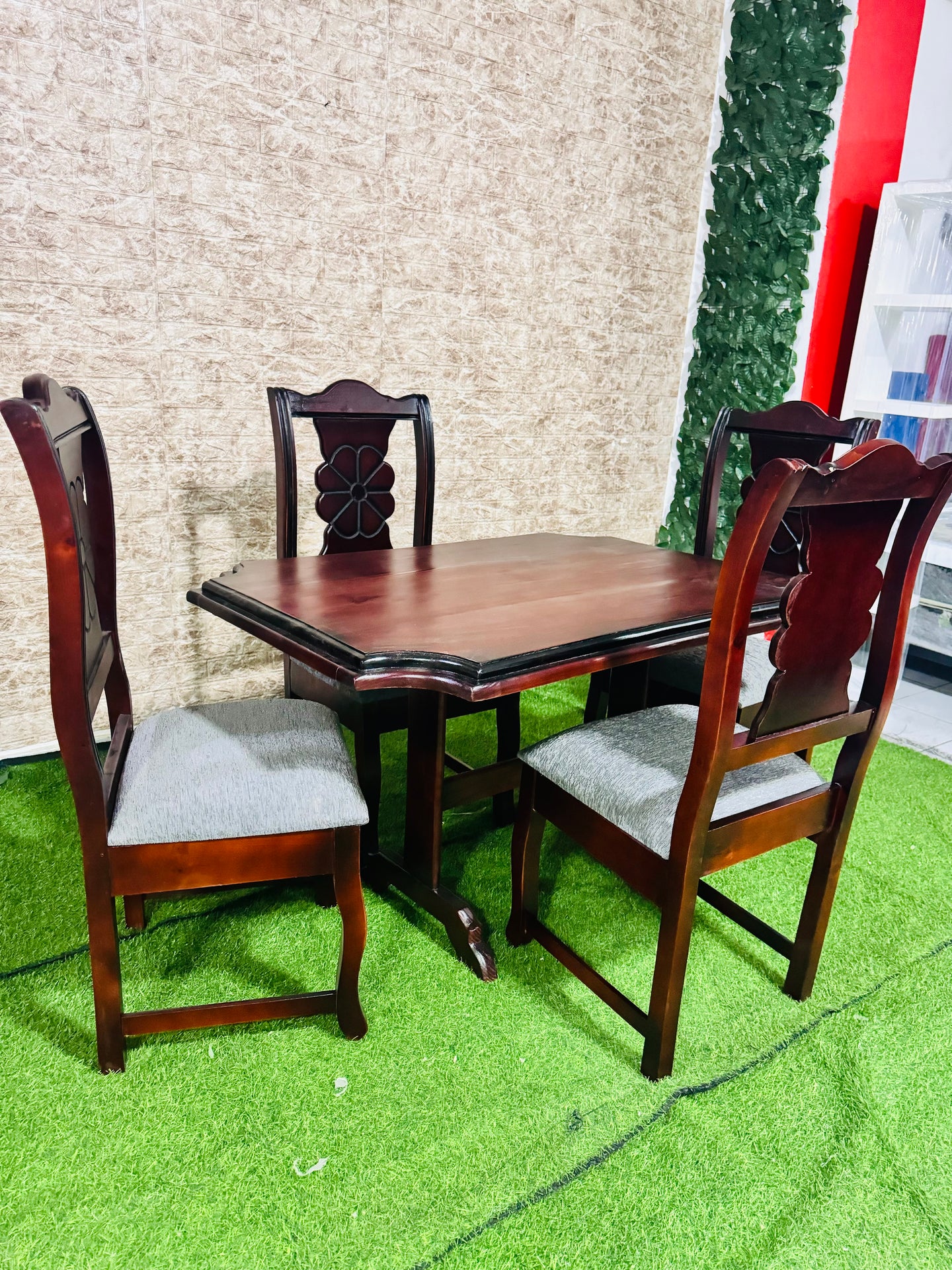 Comedor 4 silla tope madera color caoba