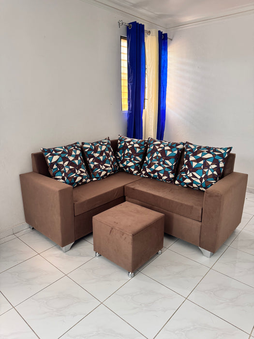 Sofa color marrón con 5 cojines tela micro fibra marrón