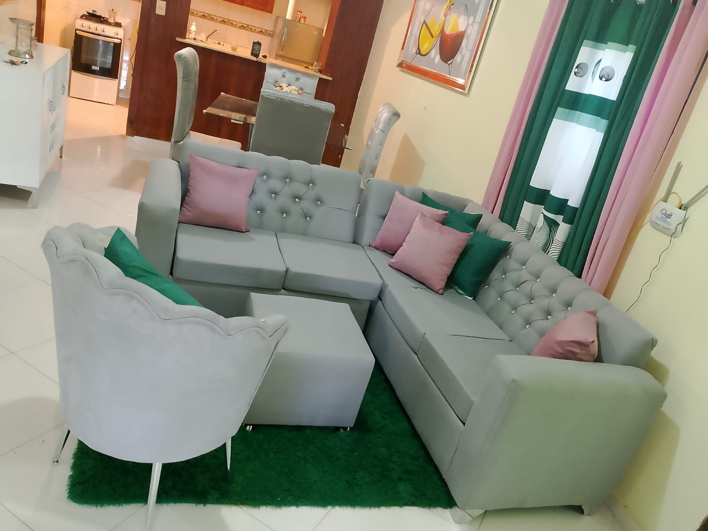 Juego de sofá en L capitoneado por dentro con butaca de flor el mueble perfecto para tu Sala