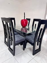 Cargar imagen en el visor de la galería, Comedor 6 silla tope cristal de madera asientos tapizados fj
