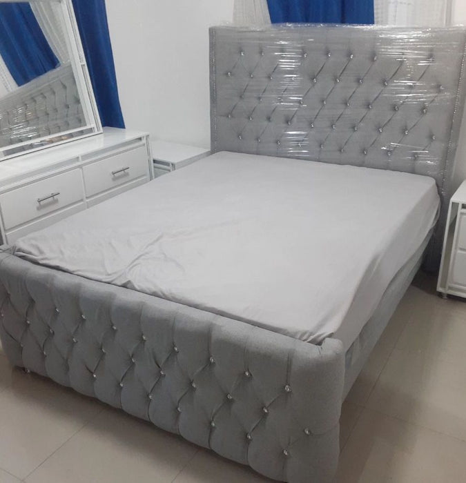 ESPALDAR GRIS DE CAMA EN 60 CAPITONEADO CON BORDE