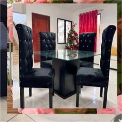 COMEDOR TAPIZADO CAPITONEADO NEGRO DE 4 SILLA CON TOPE DE CRISTAL